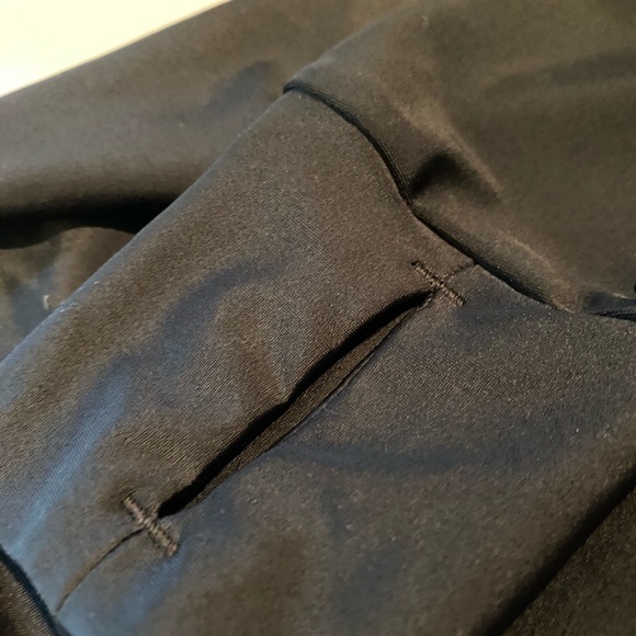 Women's Black Zip-Up RashGuard - Picture 5 of 15